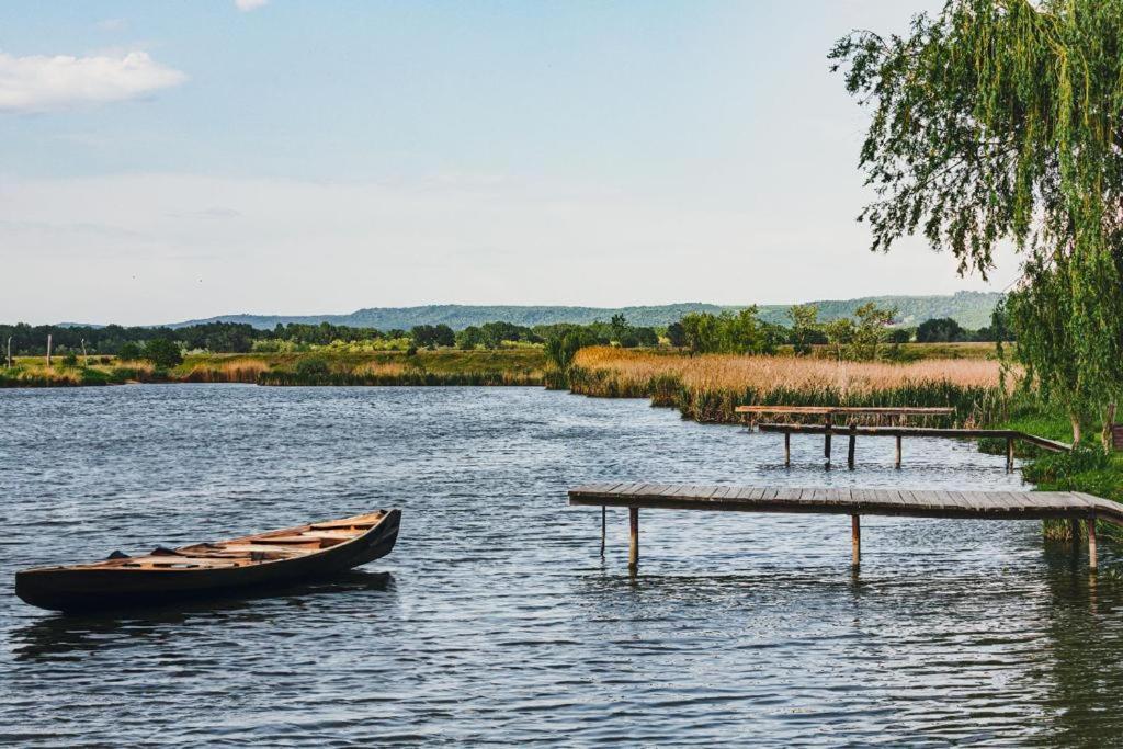 Pensiunea Balta Paradisul Pescarilor Pufesti Exteriér fotografie
